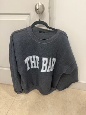 The Bar Large Black Reversible Sweatshirt. 🖤⚡️